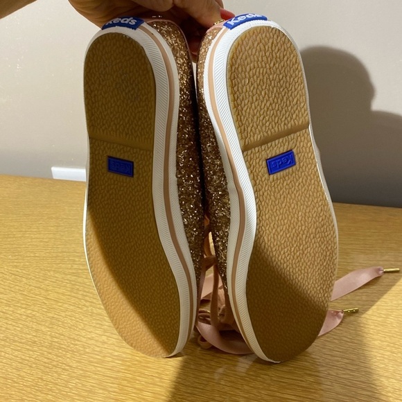 Like new kate spade keds, rose gold glitter, size 7 - Picture 5 of 6